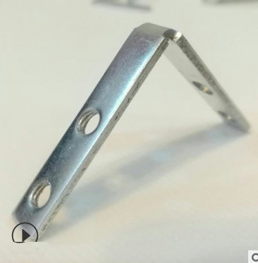 Le métal en alliage de zinc des produits de moulage mécanique sous pression avec le trou de vis avec les vis inoxydables ceinture de 90 degrés ; L type, type de V fournisseur