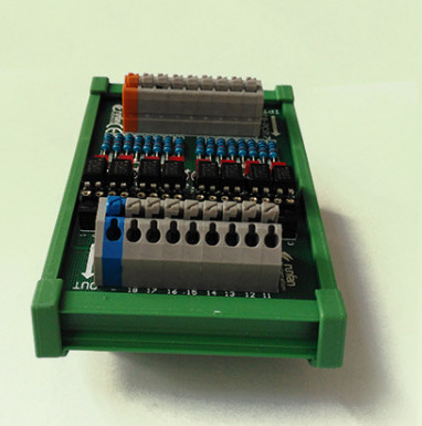 Le module de PLC avec l'utilisation du TB FB-PC817 pour à contrôle de ligne électrique et le fil se relient fournisseur